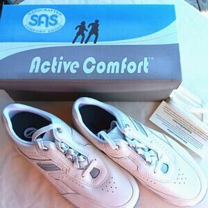 SAS Tour Women's Size 9W White Leather New In Box